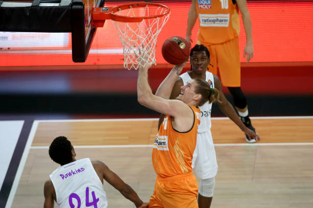 局内执行 局内执行