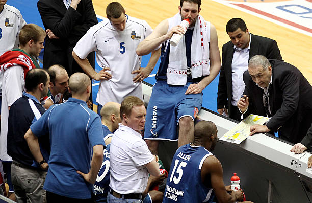 的前辈之间 的前辈之间