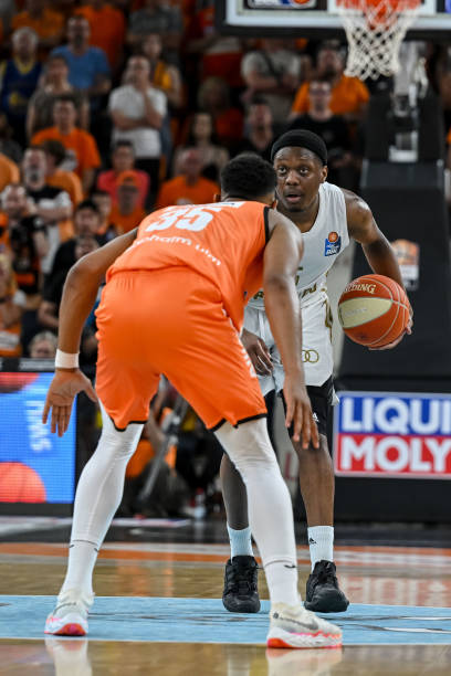 罗纳尔多等 罗纳尔多等